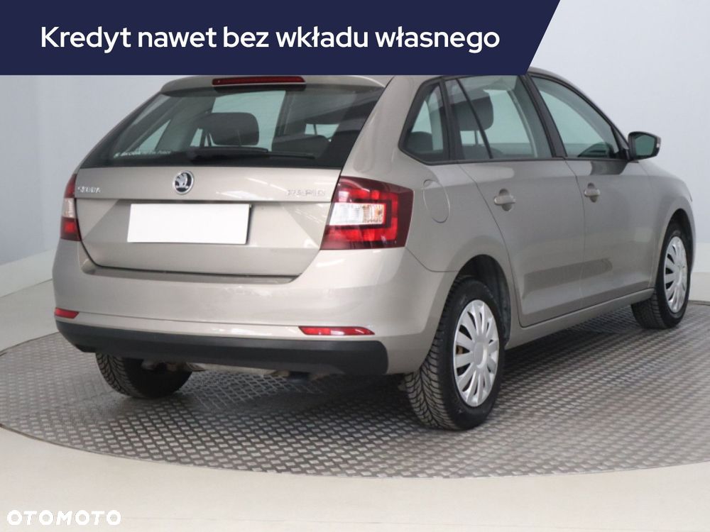 Skoda RAPID - 7