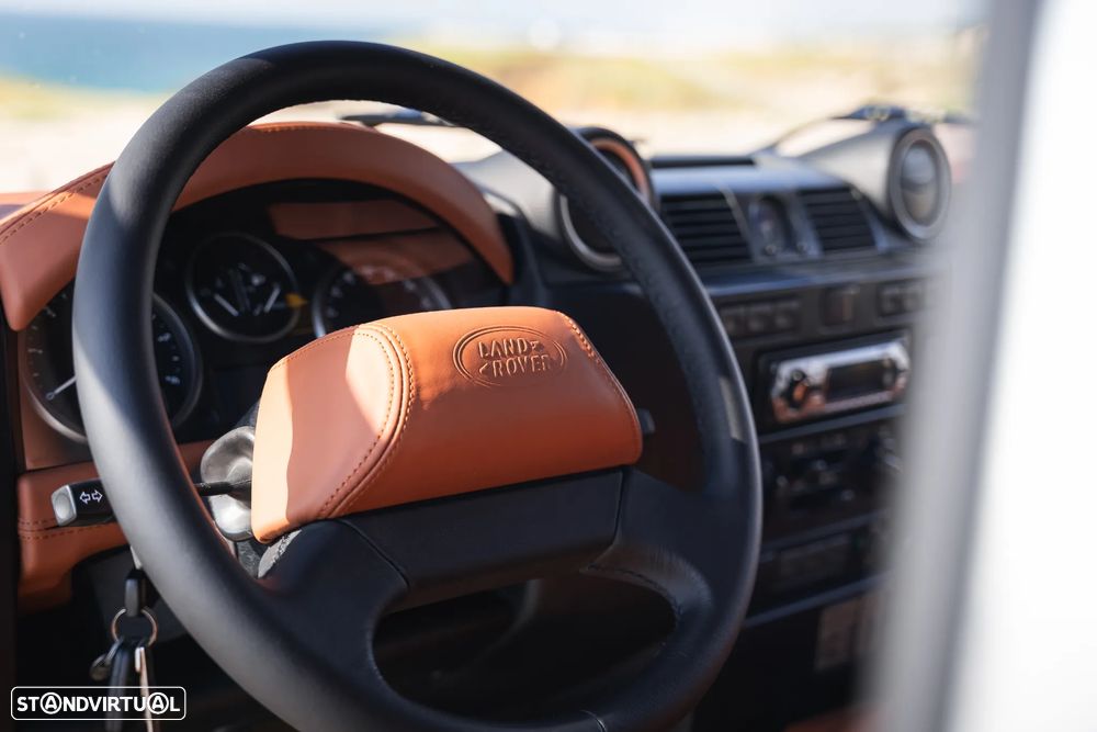 Land Rover Defender 90 SW 2.4 CRD S - 21