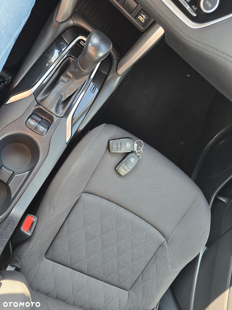Toyota Corolla Cross 2.0 Hybrid Comfort - 31