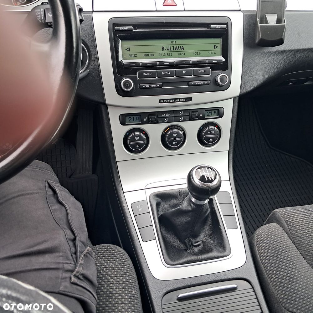 Volkswagen Passat - 10