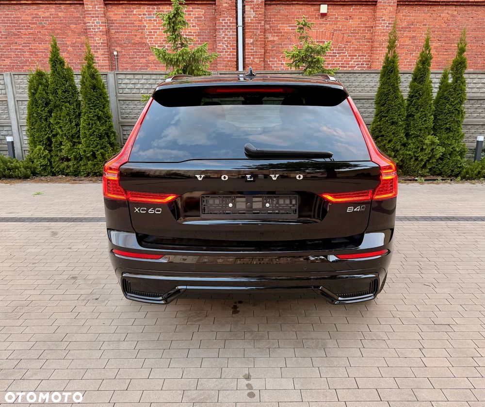 Volvo XC 60 B4 D AWD Plus Dark - 7