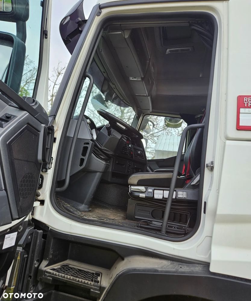 Renault T440 - 19