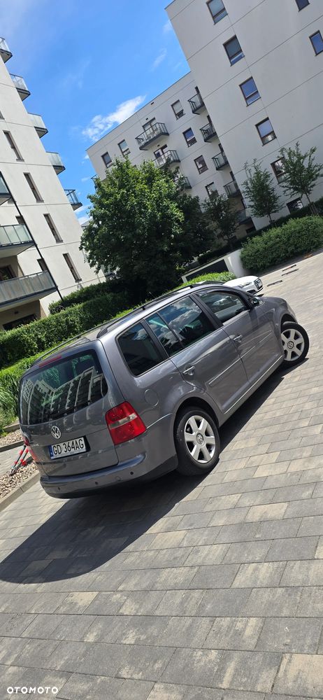 Volkswagen Touran 1.9 TDI Highline - 3