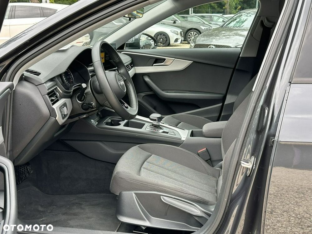 Audi A4 Limousine - 12