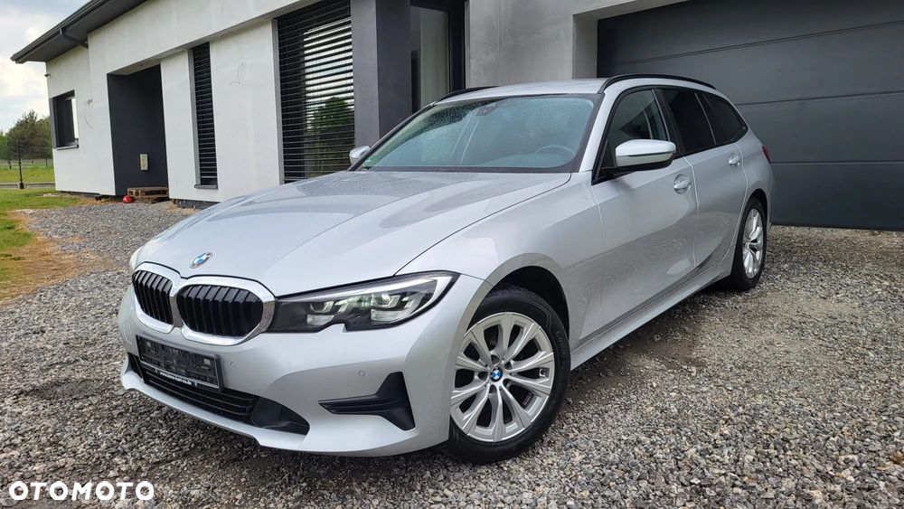 BMW Seria 3 318d Touring - 17