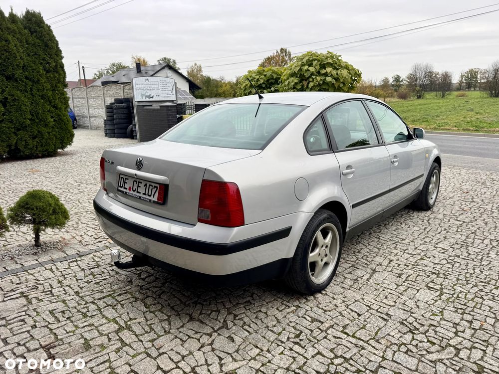 Volkswagen Passat 1.8 Comfortline - 5