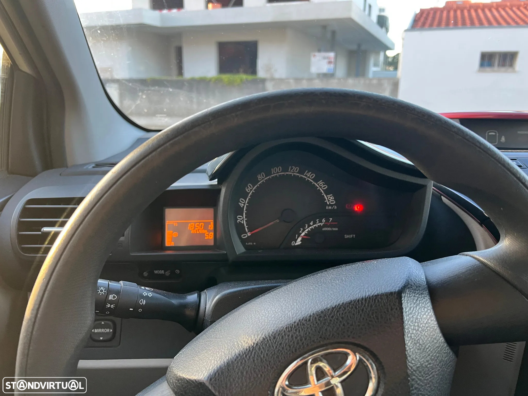 Toyota iQ 1.0 VVT-i - 7