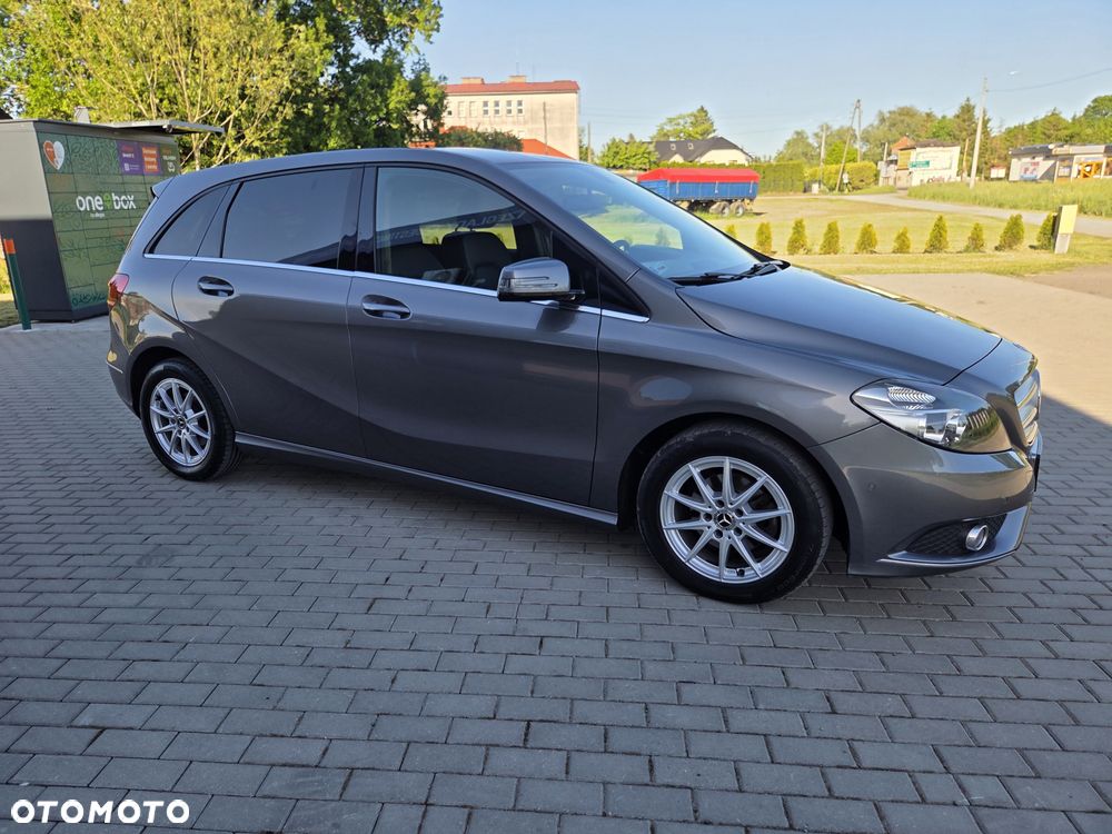 Mercedes-Benz Klasa B 180 7G-DCT - 7