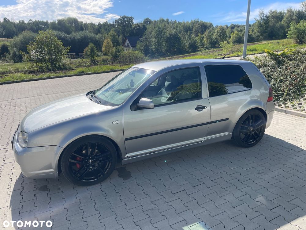 Volkswagen Golf - 6