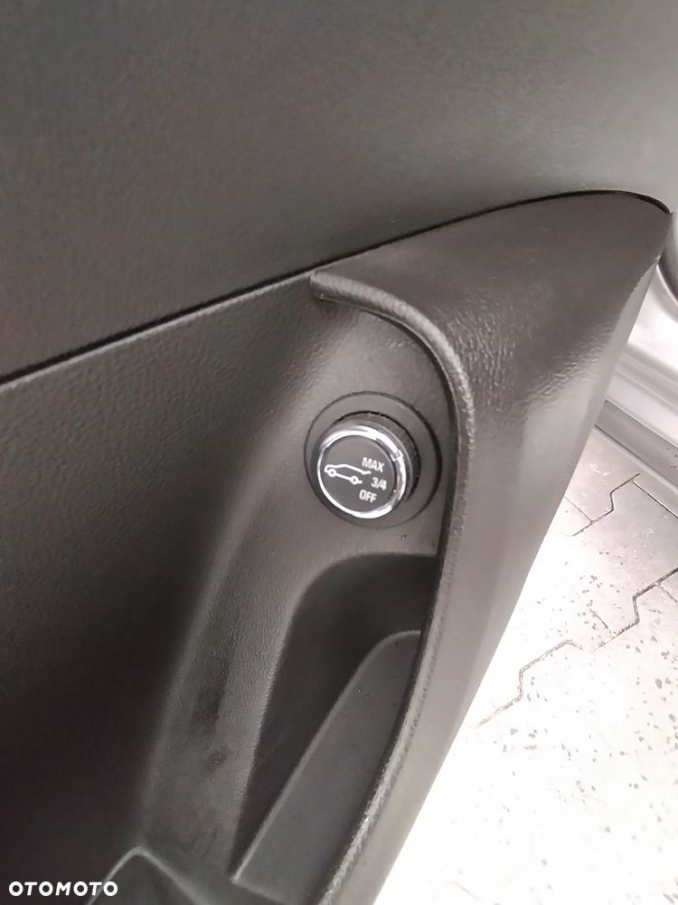 Opel Insignia - 28