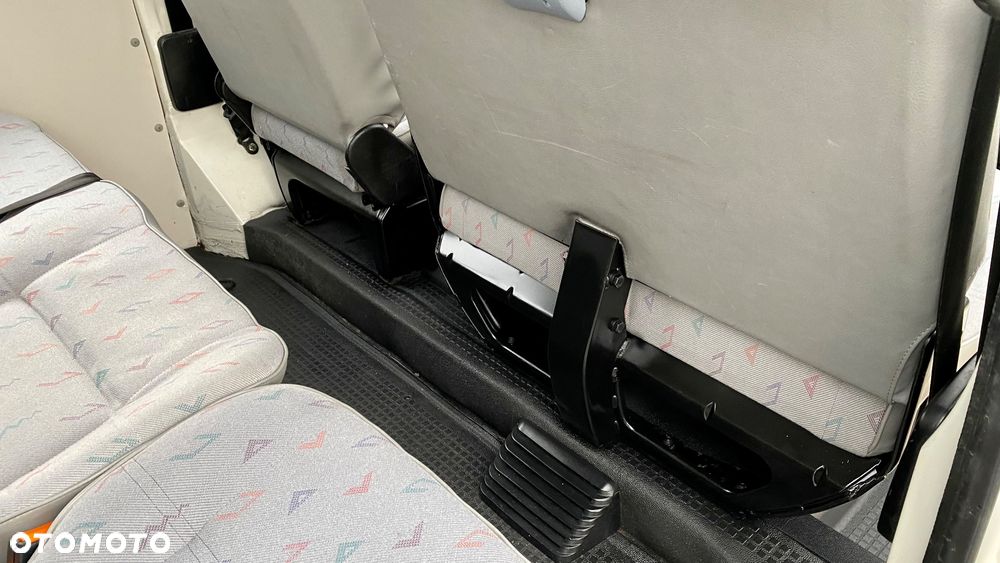 Volkswagen Transporter - 17