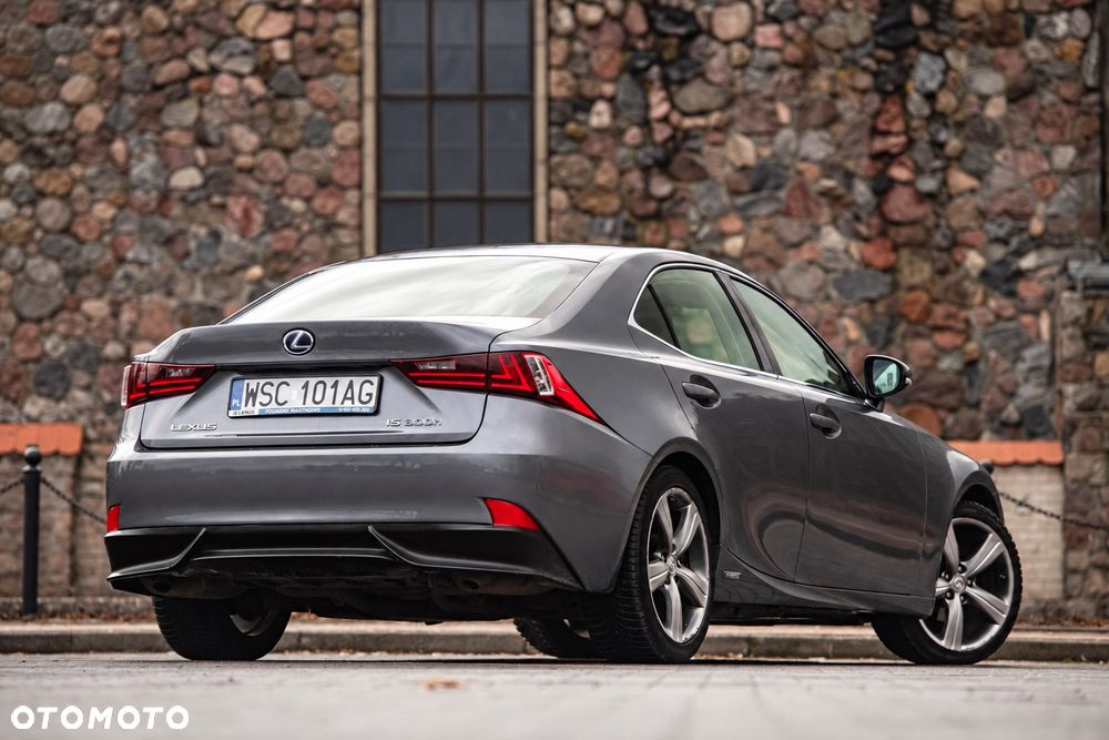 Lexus IS 300h Business - 7