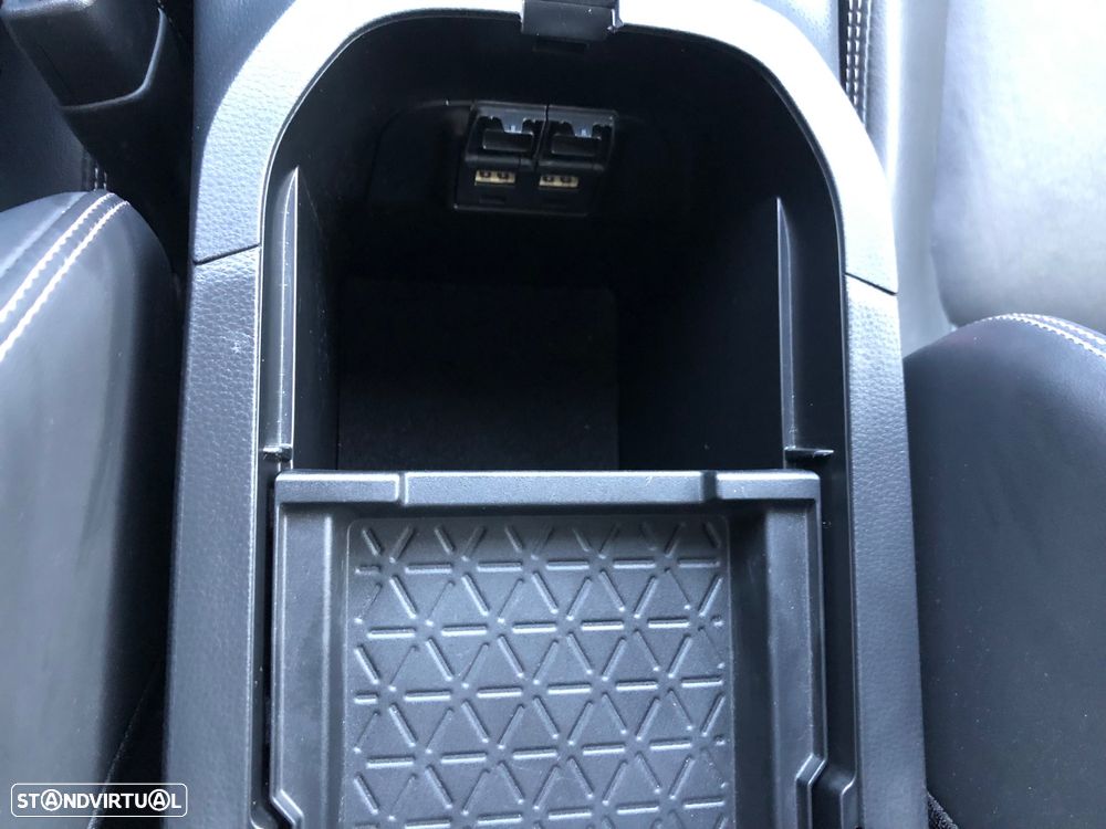 Toyota RAV4 2.5 HDF Exclusive P.Luxury - 40