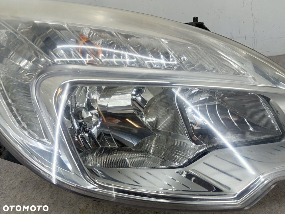 LAMPA PRZÓD PRAWA OPEL MERIVA B - 3