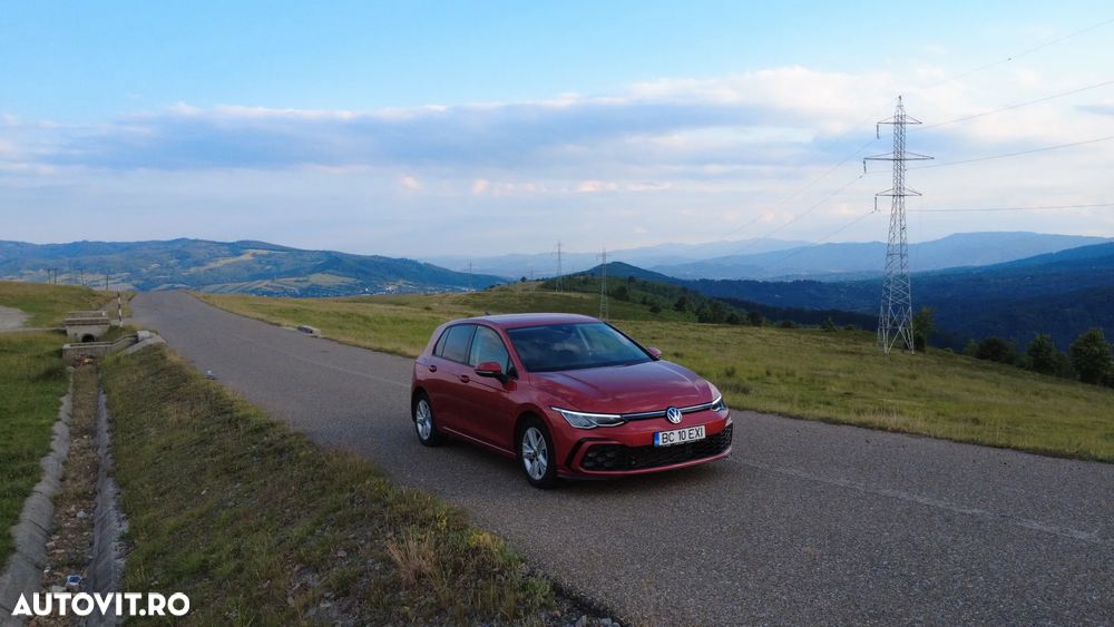 Volkswagen Golf - 1
