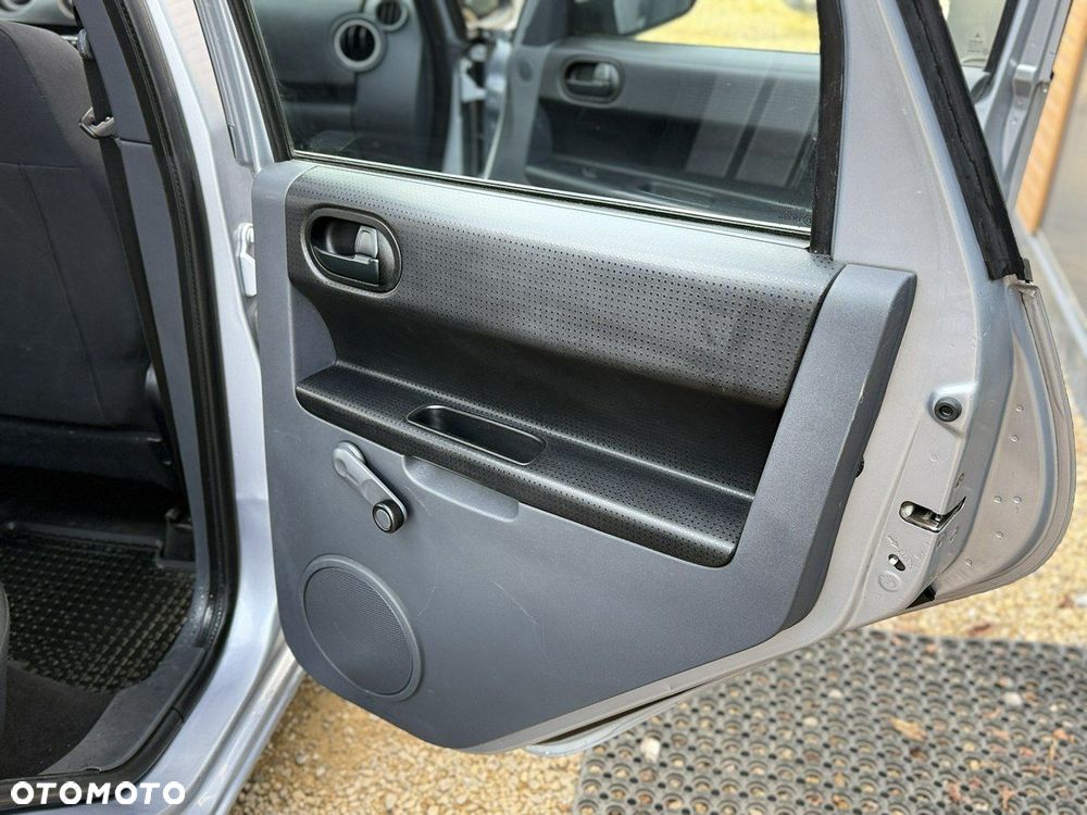 Mitsubishi Colt - 24