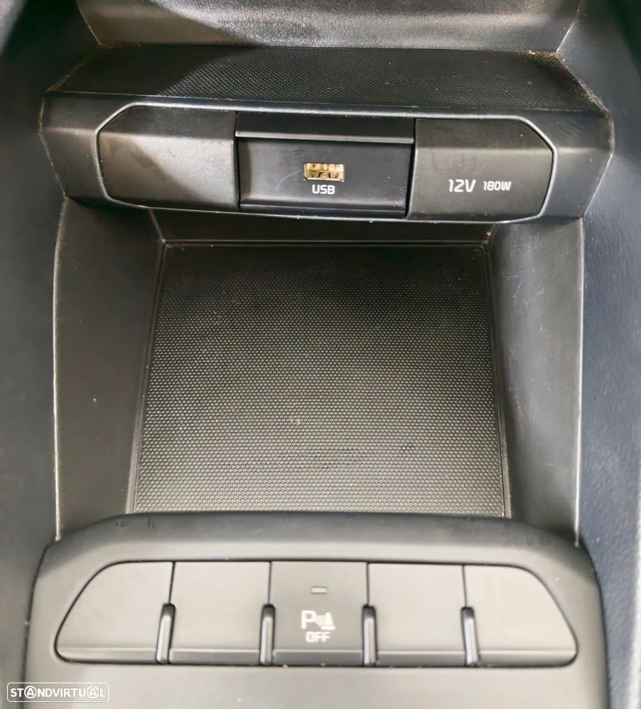 Kia Stonic 1.2 Dynamic — fotografia 17