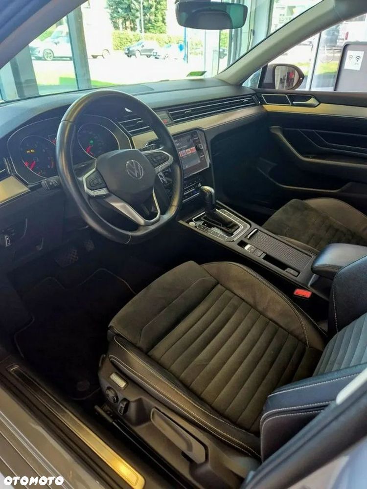 Volkswagen Passat 1.5 TSI EVO Elegance DSG - 9