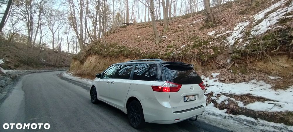 Toyota Sienna 3.5 V6 XLE AWD - 15