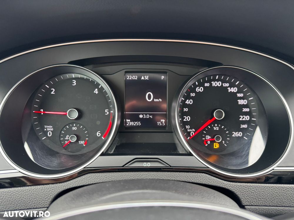Volkswagen Passat - 11