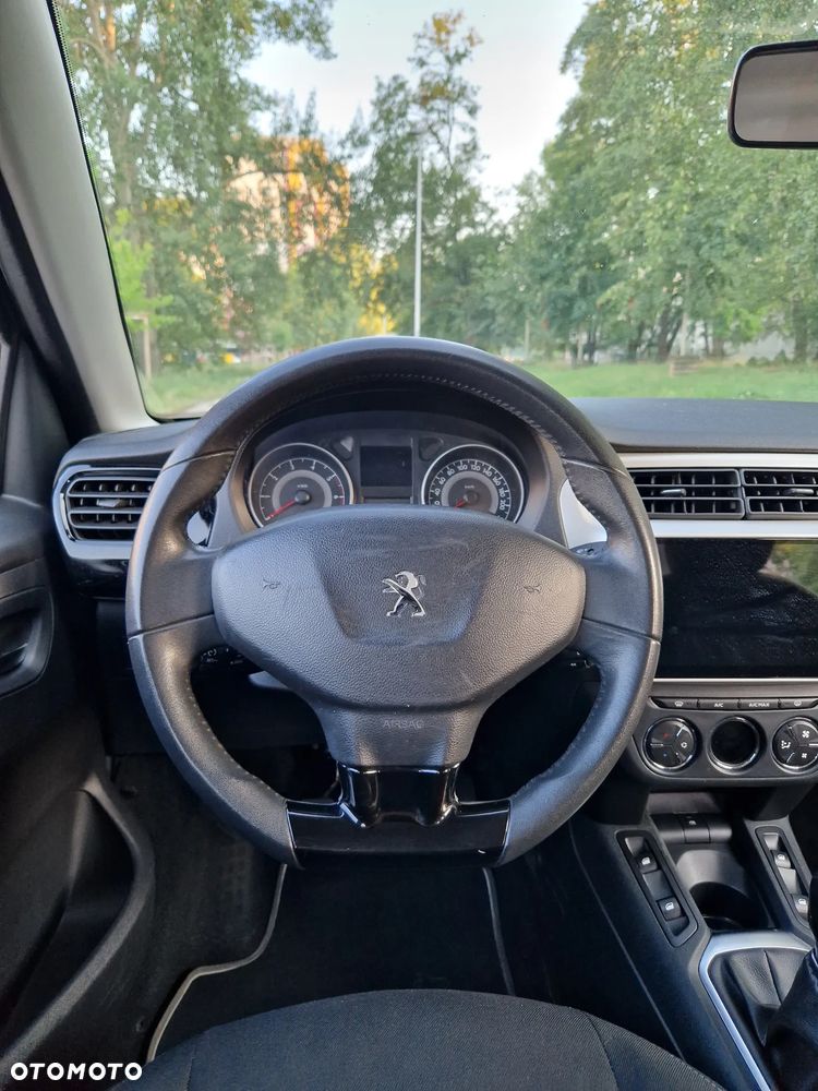 Peugeot 301 1.6 VTi Allure - 15