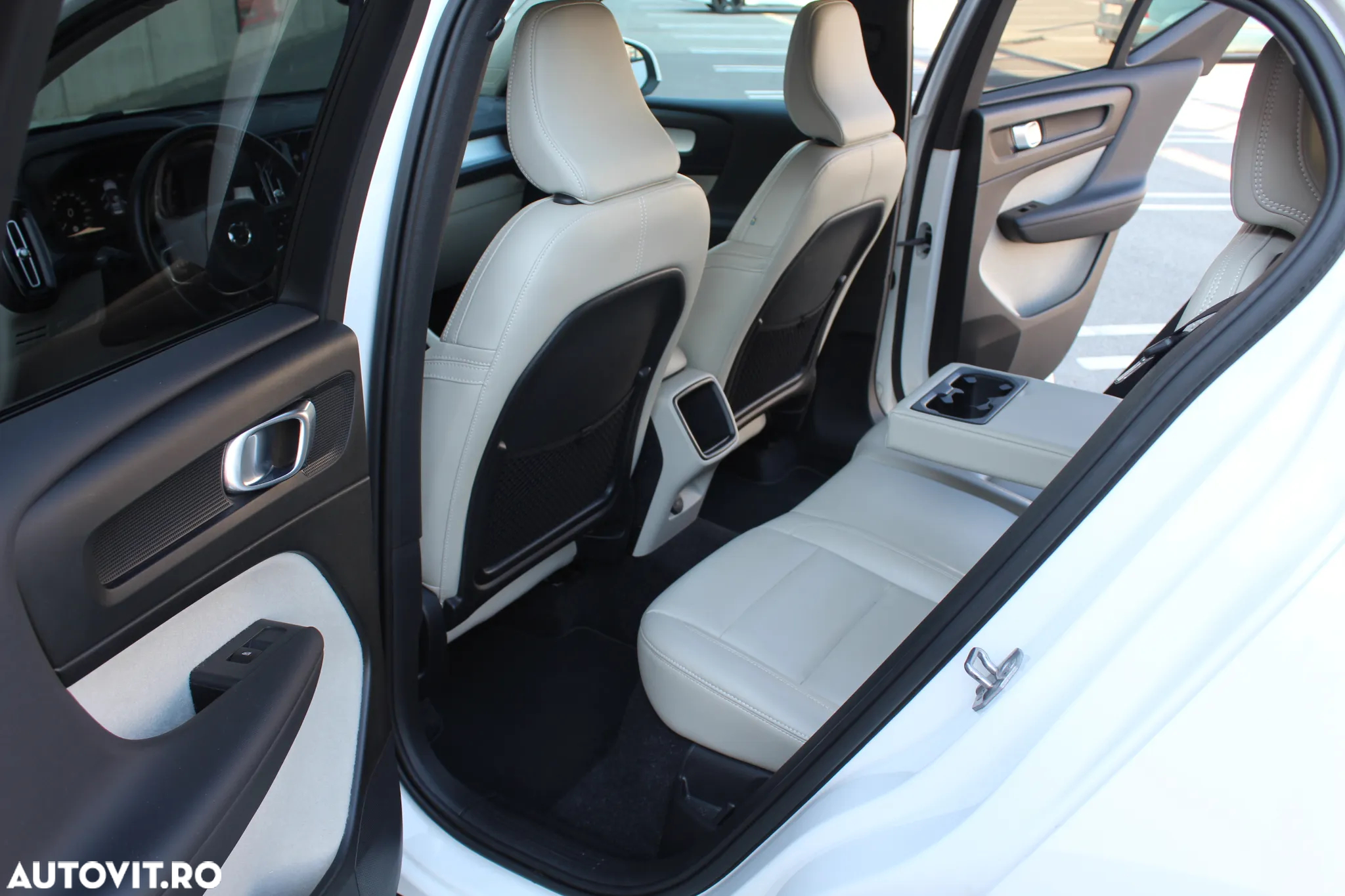 Volvo XC 40 D4 AWD Geartronic Momentum Pro - 5