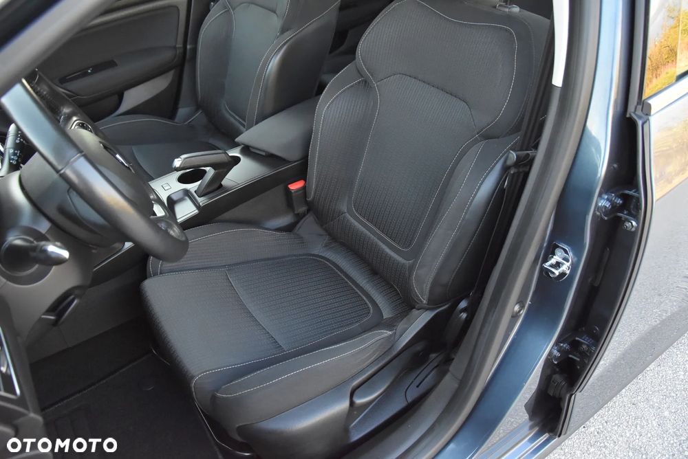 Renault Megane ENERGY TCe 100 EXPERIENCE - 26
