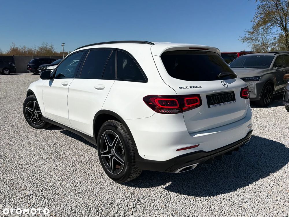 Mercedes-Benz GLC 200 d 4Matic 9G-TRONIC AMG Line - 11