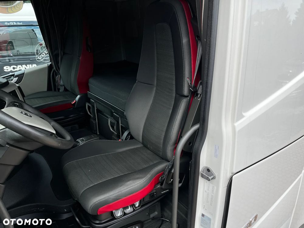 Volvo FH 460 VIN : ** MB32**  PRODUKCJA 11/2020 SPROWADZONE Z FRANCJI SERWISOWANE  DWA ZBIORNIKI PALIWA LODÓWKA ALU FELGI - 14