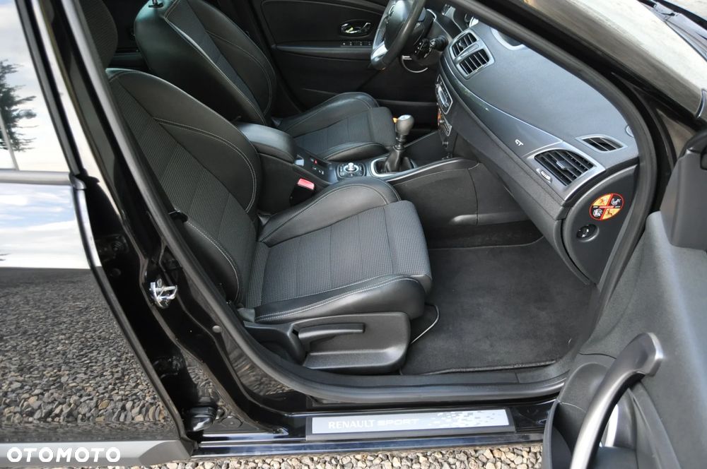 Renault Megane TCe 180 Dynamique - 10