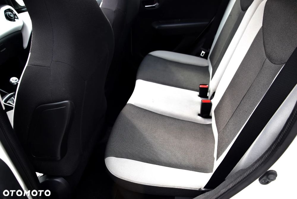Toyota Aygo x-play - 17