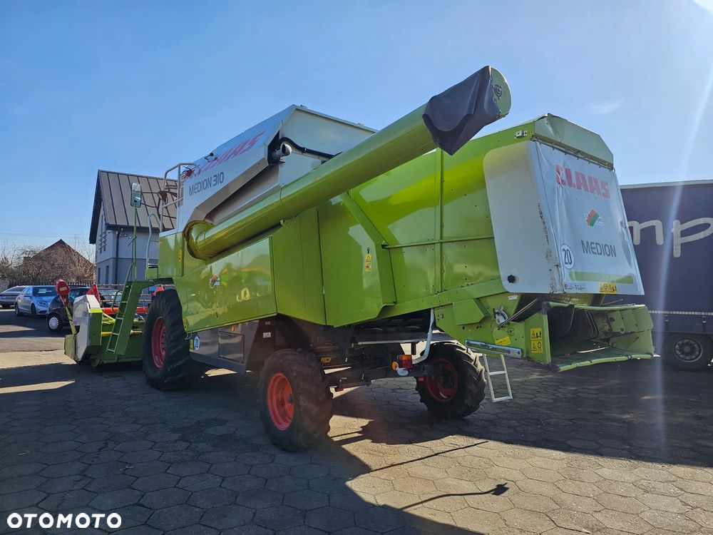 Claas Medion 310 - 8