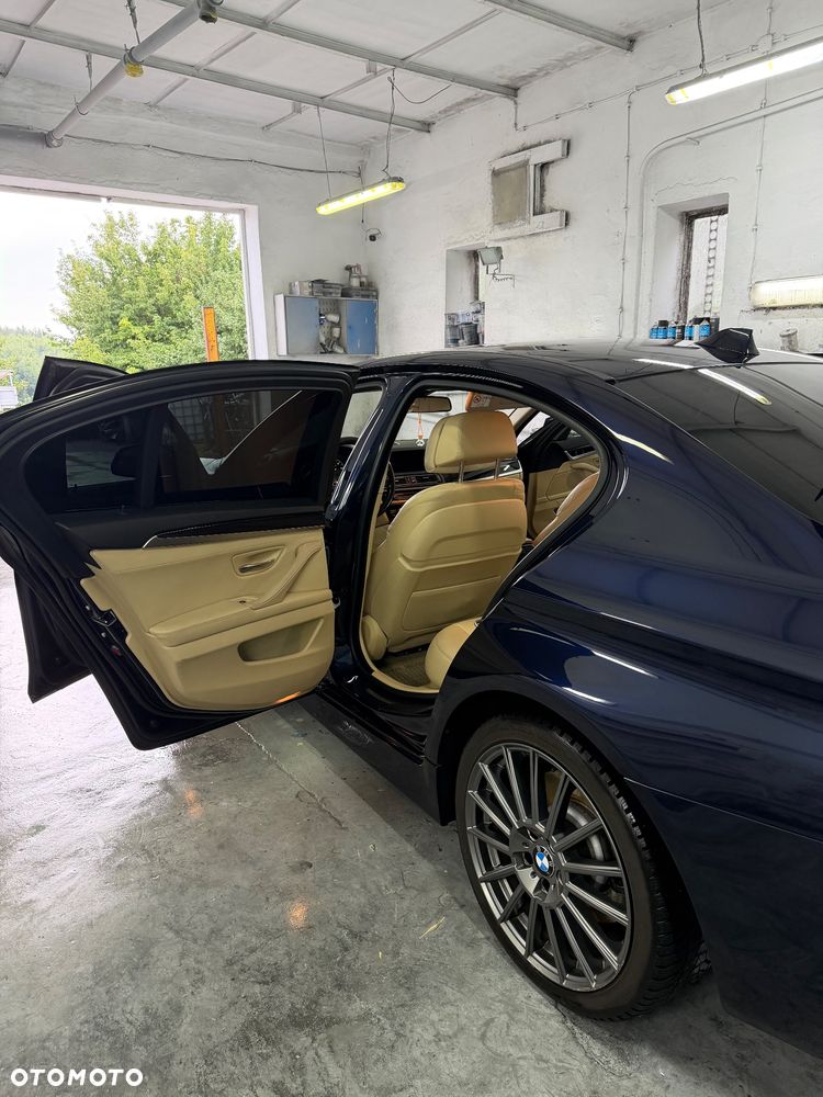 BMW Seria 5 530d xDrive Luxury Line - 11