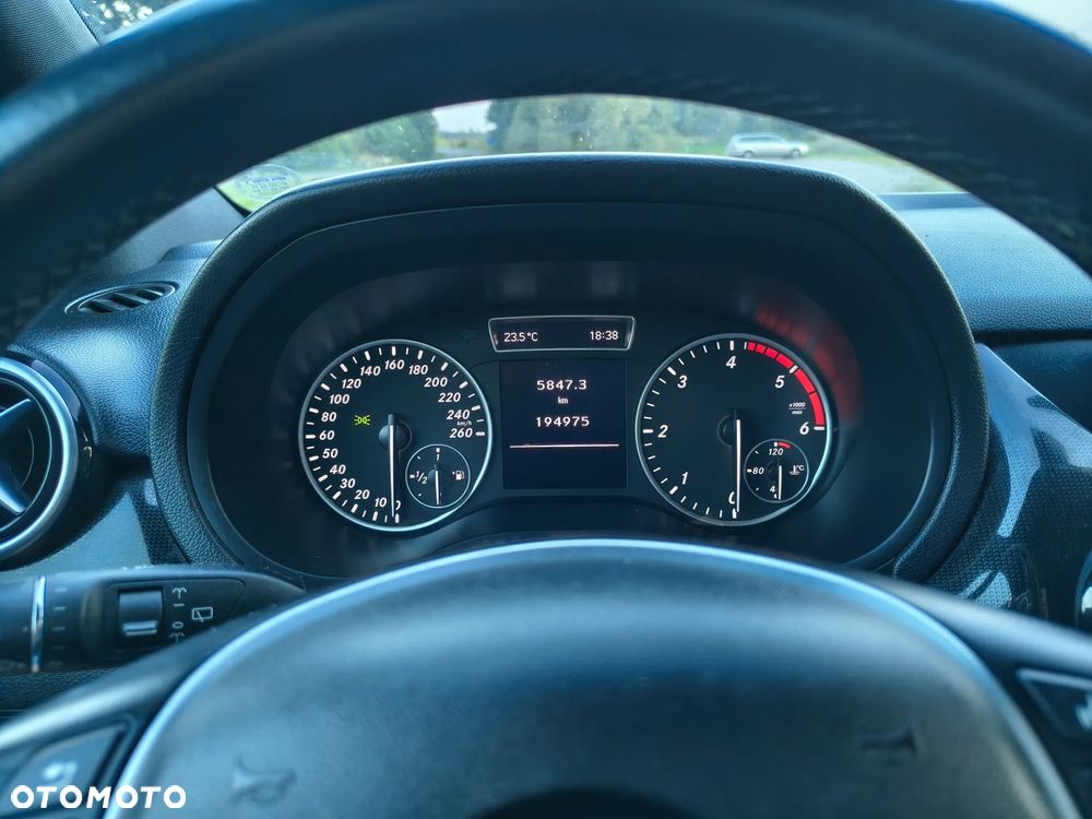 Mercedes-Benz Klasa B 180 CDI (BlueEFFICIENCY) - 9