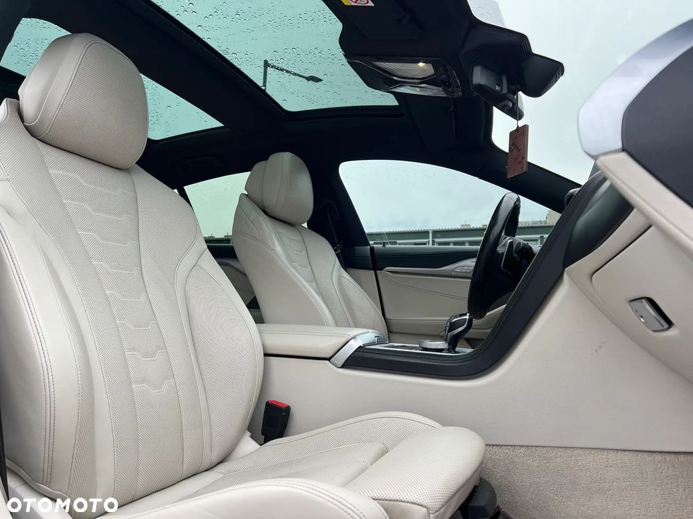 BMW Seria 8 - 28