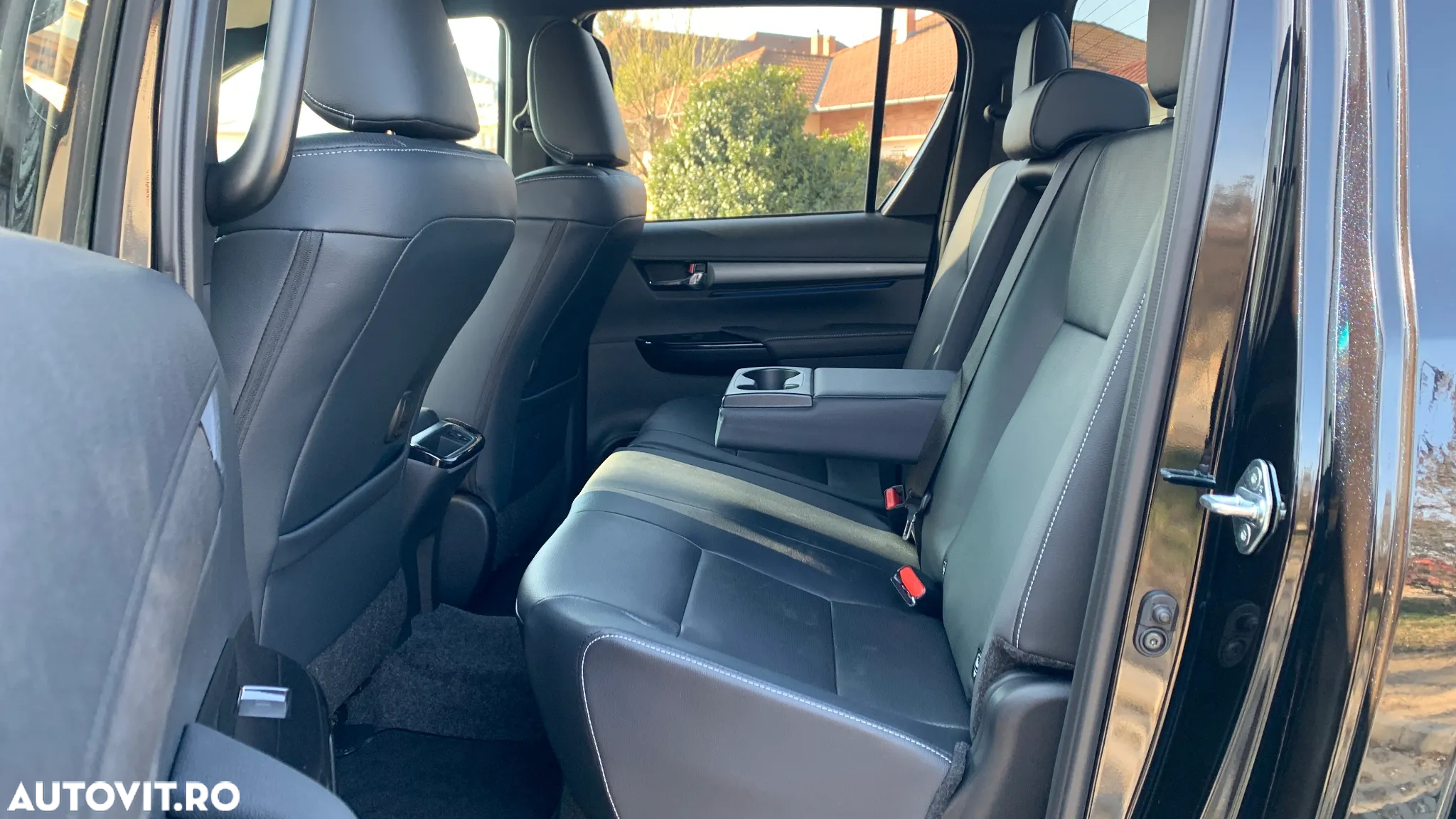 Toyota Hilux 2.8D 204CP 4x4 Double Cab AT MHEV Invincible Color Edition (3E5) - 20