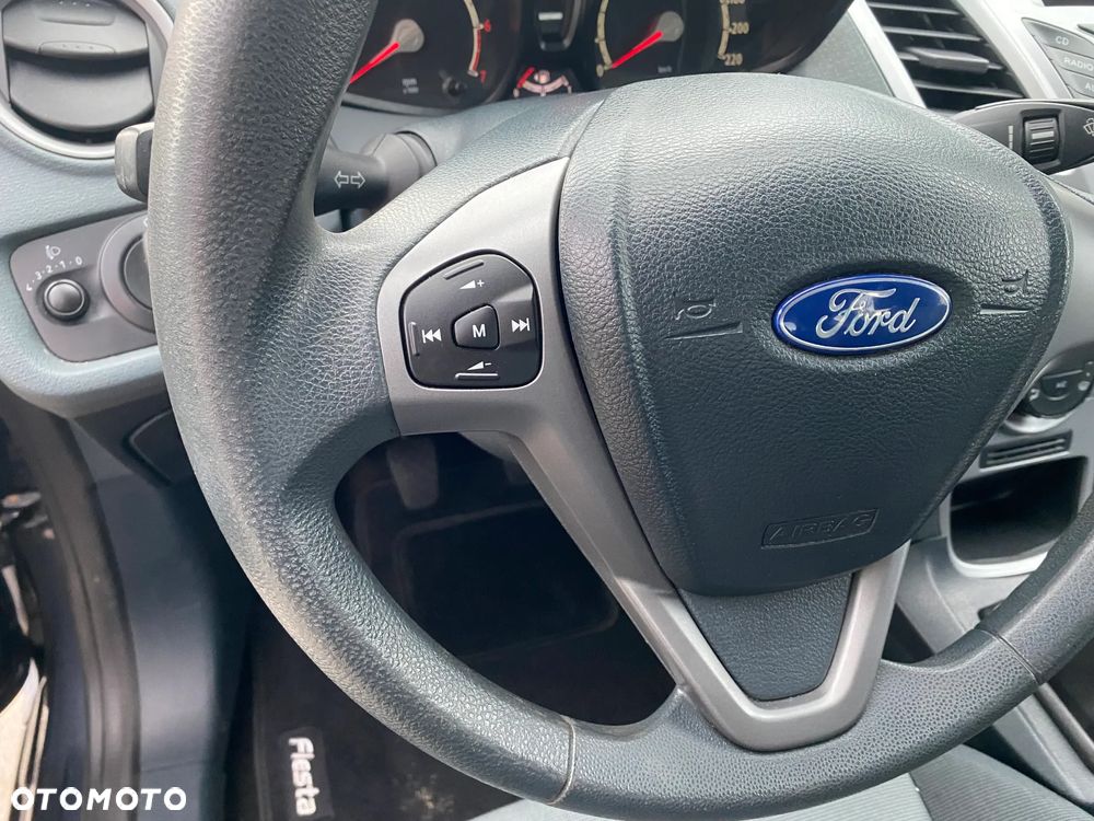 Ford Fiesta 1.25 Champions Edition - 27