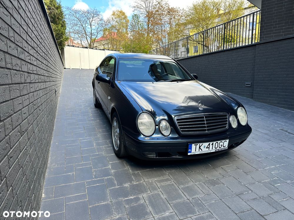 Mercedes-Benz CLK - 4