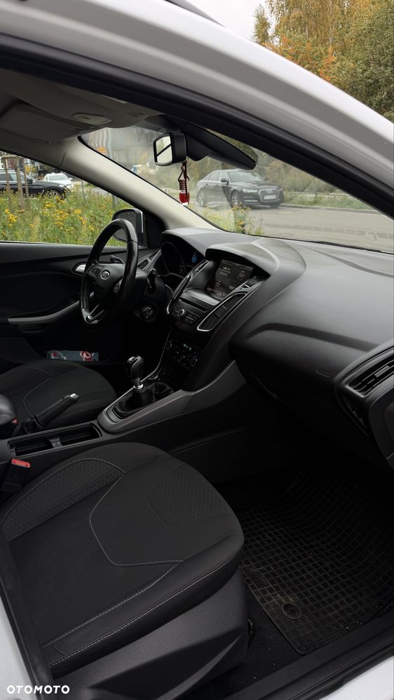 Ford Focus - 8