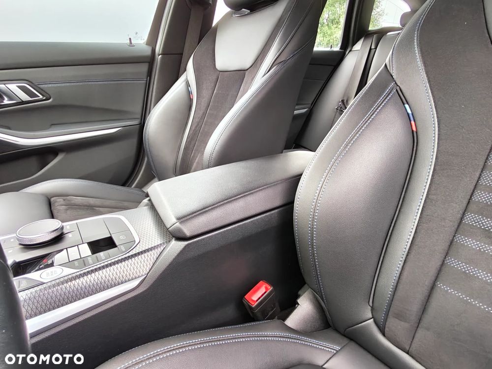 BMW Seria 3 318i M Sport - 28