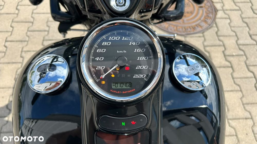 Harley-Davidson Trike Freewheeler - 18