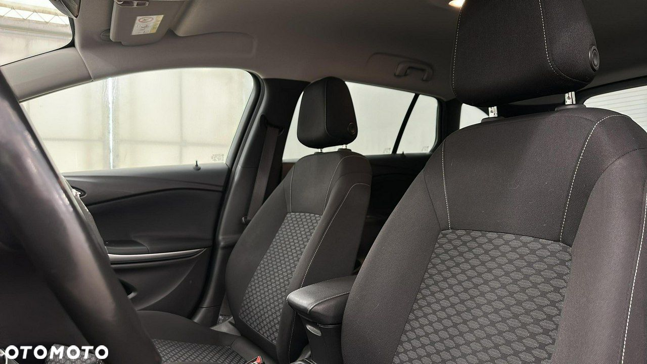 Opel Astra - 16