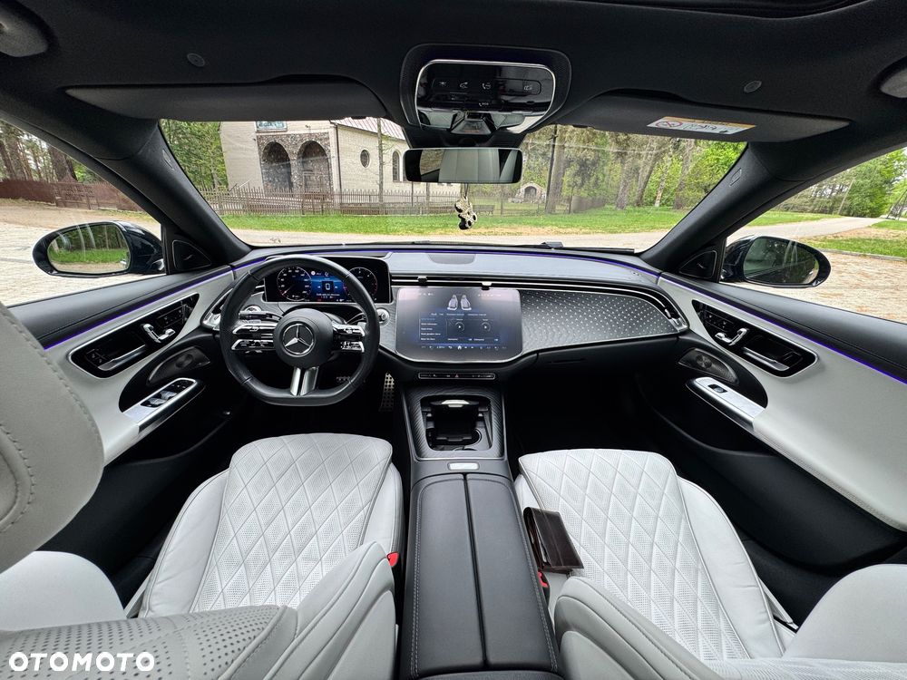 Mercedes-Benz Klasa E 220 d mHEV 4-Matic Exclusive 9G-Tronic - 26