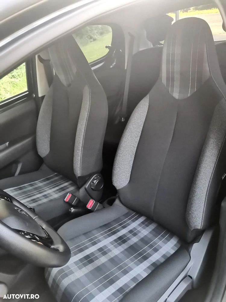 Peugeot 108 VTI 72 Style - 12