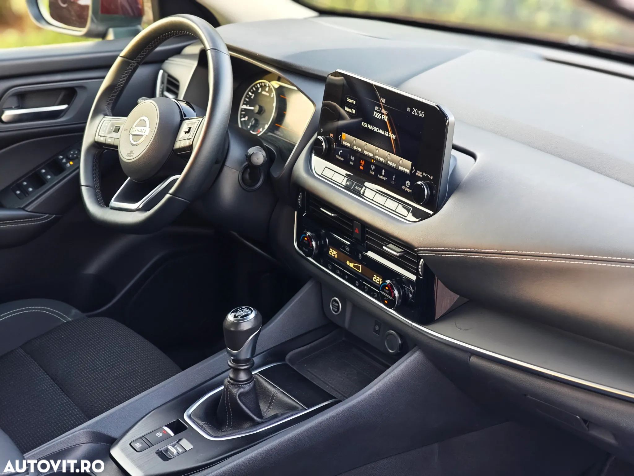 Nissan Qashqai 1.3 DIG-T N-CONNECTA - 6