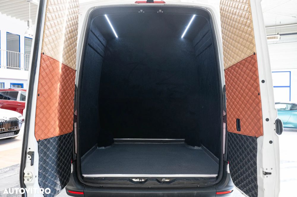 Mercedes-Benz Sprinter Long Custom - 27