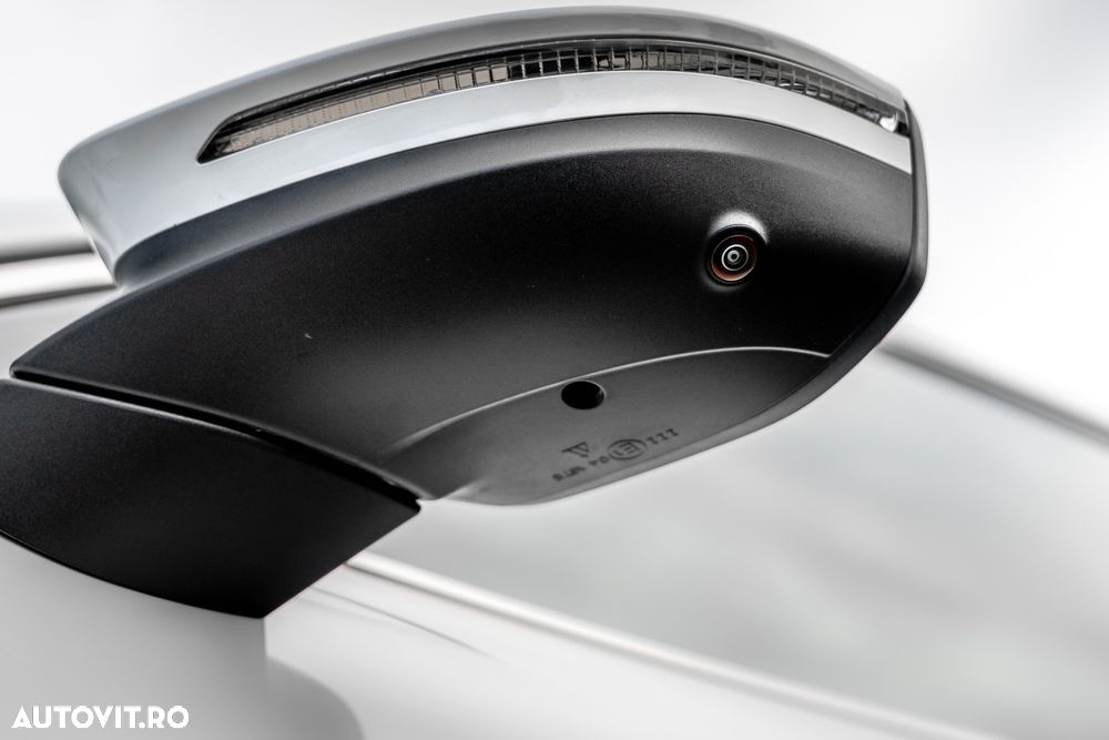 Volkswagen Passat 2.0 TDI SCR DSG Elegance - 17