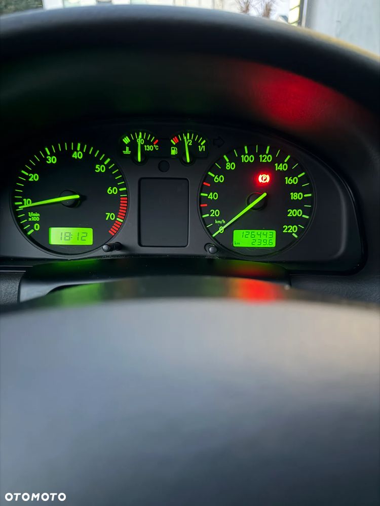 Volkswagen Passat - 18