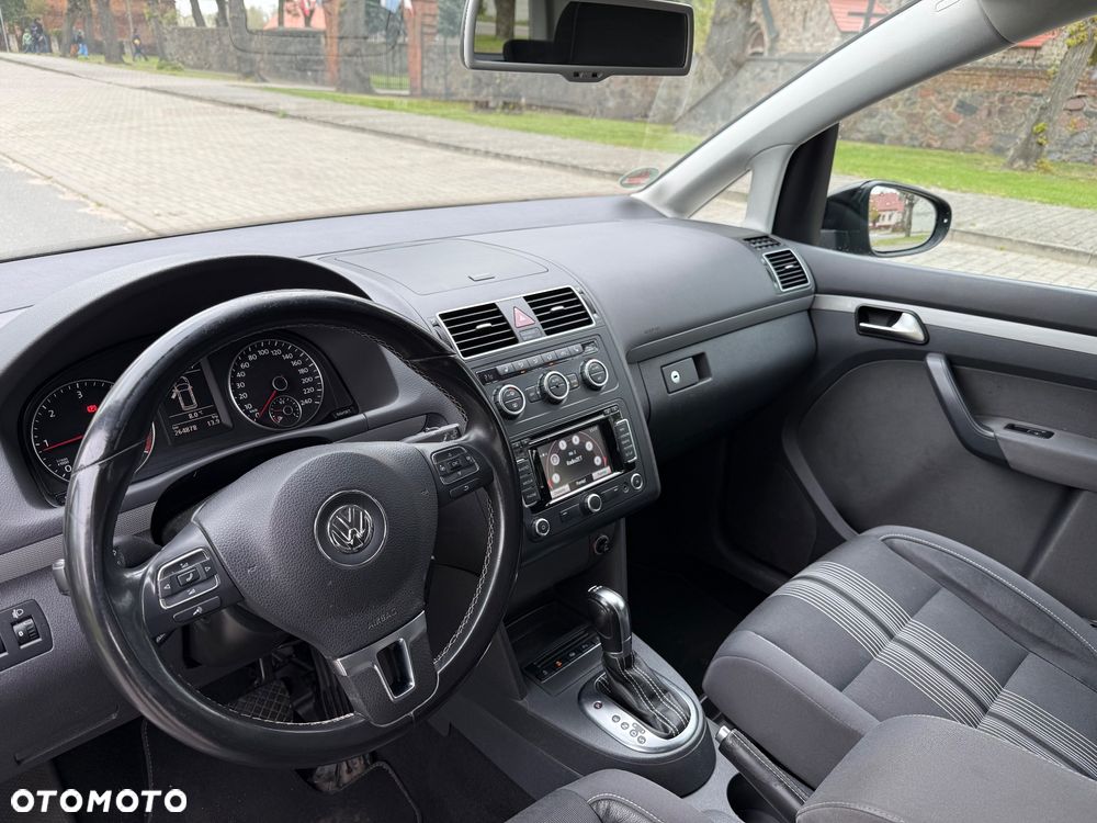 Volkswagen Touran 2.0 TDI DPF DSG MATCH - 10