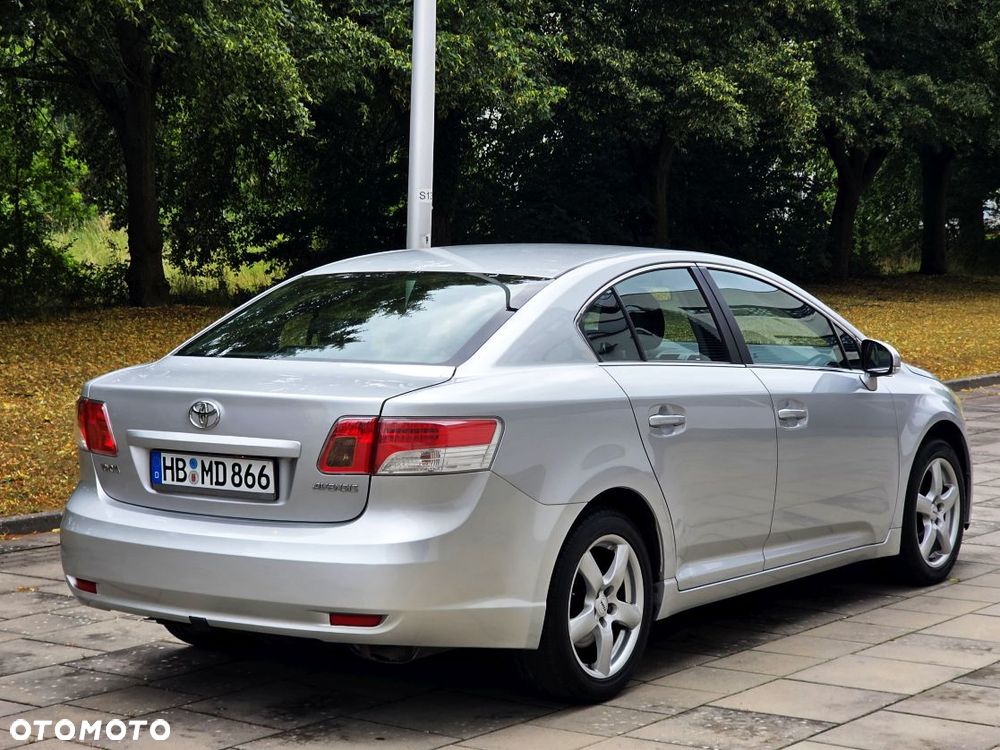 Toyota Avensis 1.8 Sol - 6